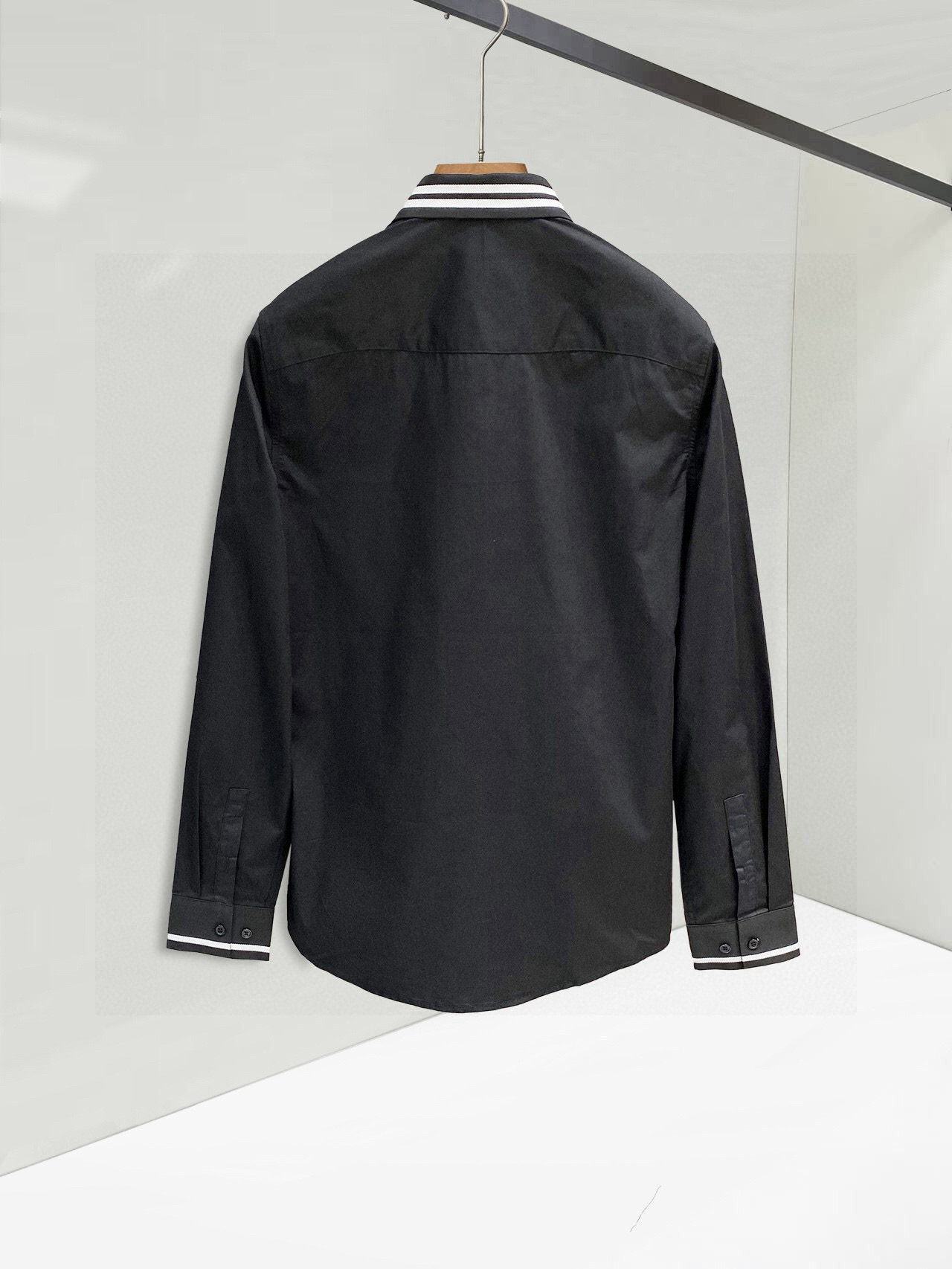 プラダ シャツ n級 2025新作 高品質 上質感 丁寧な縫製 レビュー高リピ率 人気モデル 安心サイト_3