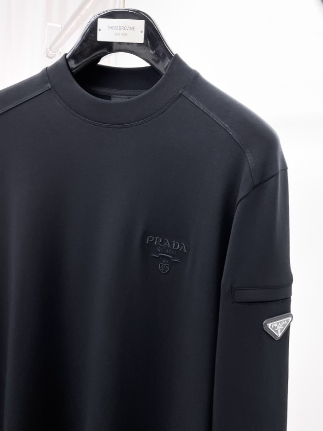 プラダ スウェット 激安屋口コミ 2025新作 高品質 上質感 丁寧な縫製 レビュー高リピ率 袖ロゴ 人気モデル 安心サイト_3