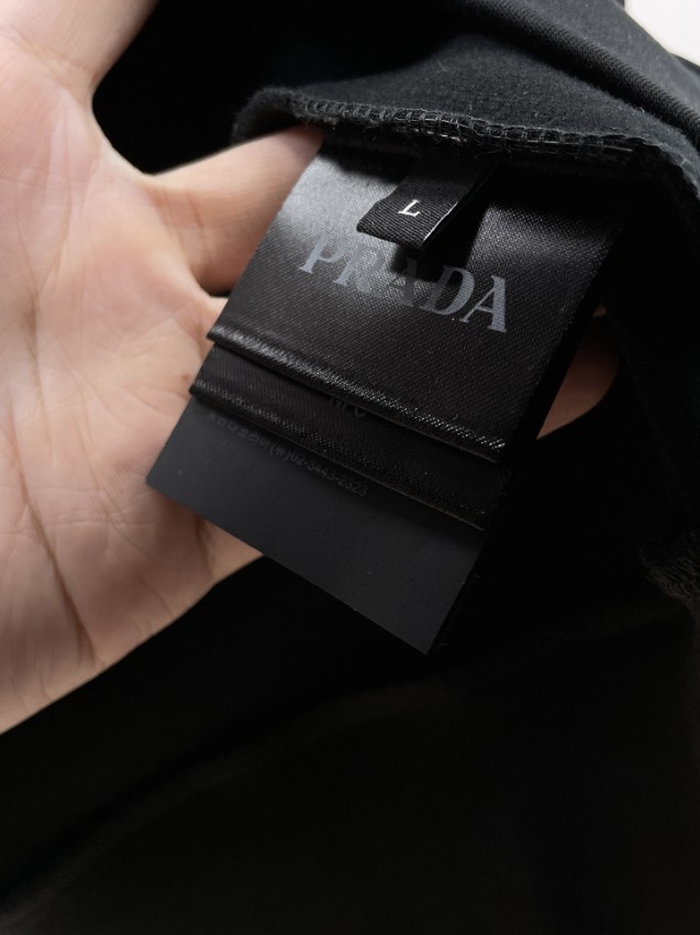 プラダ スウェット 激安屋口コミ 2025新作 高品質 上質感 丁寧な縫製 レビュー高リピ率 袖ロゴ 人気モデル 安心サイト_8