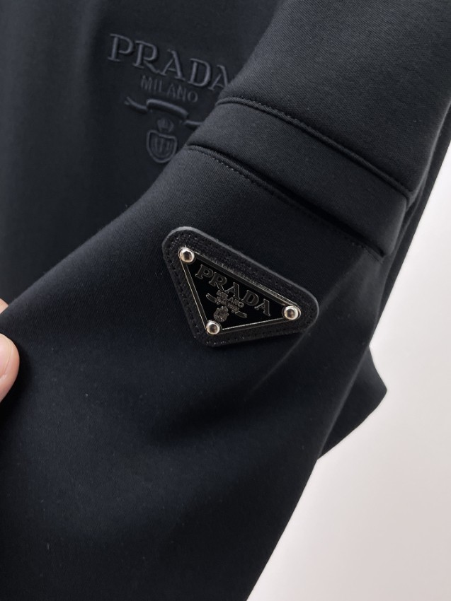 プラダ スウェット 激安屋口コミ 2025新作 高品質 上質感 丁寧な縫製 レビュー高リピ率 袖ロゴ 人気モデル 安心サイト_4