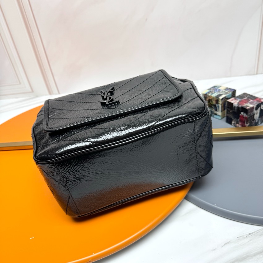 サンローラン チェーンバッグ 偽物 バレない再現度 2025新作 高品質 上質感 丁寧な縫製 高再現度 レビュー高リピ率 人気モデル_1