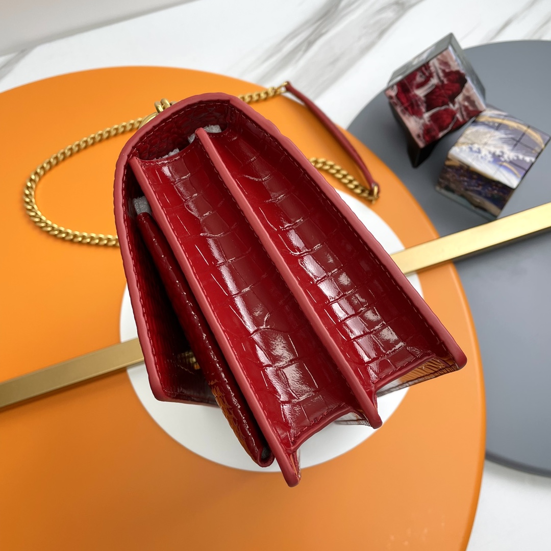 サンローラン チェーンバッグ スーパーコピー 優良サイト 2025新作 高品質 上質感 丁寧な縫製 高再現度 品質管理徹底 レッド クロコ型押し_3