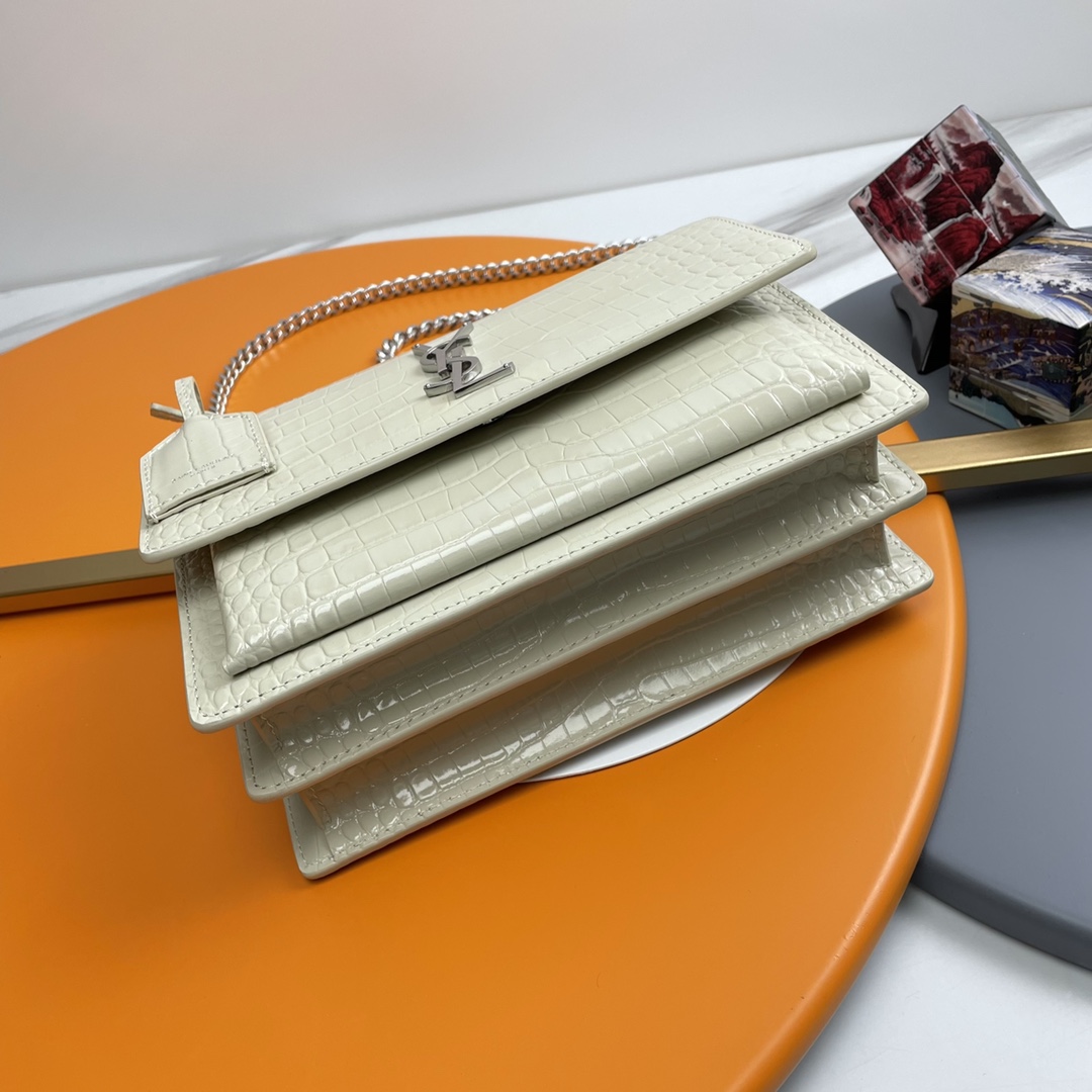 サンローラン チェーンバッグ ブランド コピー 安全通販 2025新作 高品質 上質感 丁寧な縫製 高再現度 長年の実績 アイボリー クロコ型押し_3