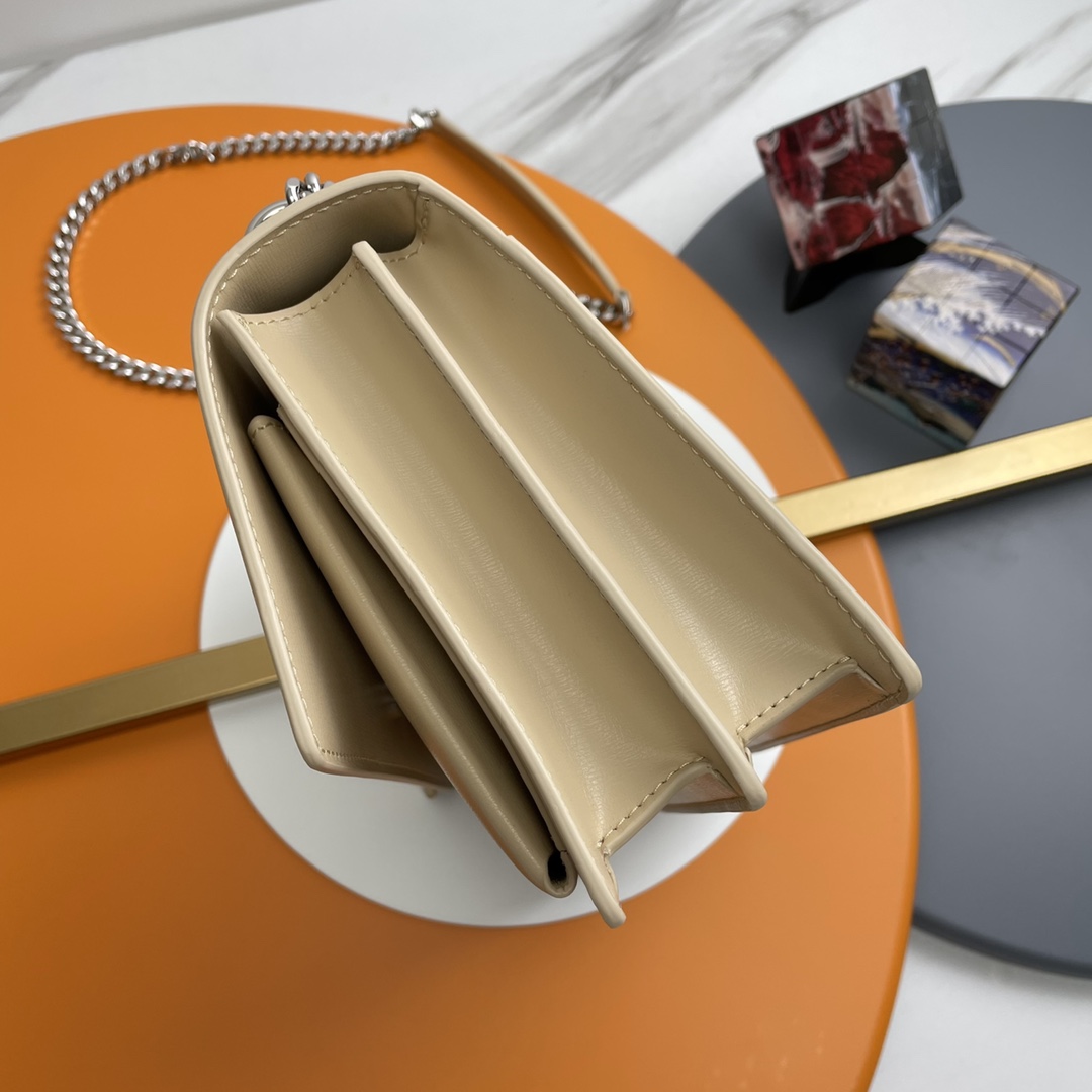 サンローラン スーパーコピー 2025新作 ベージュチェーンバッグ 高再現度で選ばれる理由あり 丁寧な縫製と高級感仕上げ 安心サイト 追跡可能 専用ケース付属_1