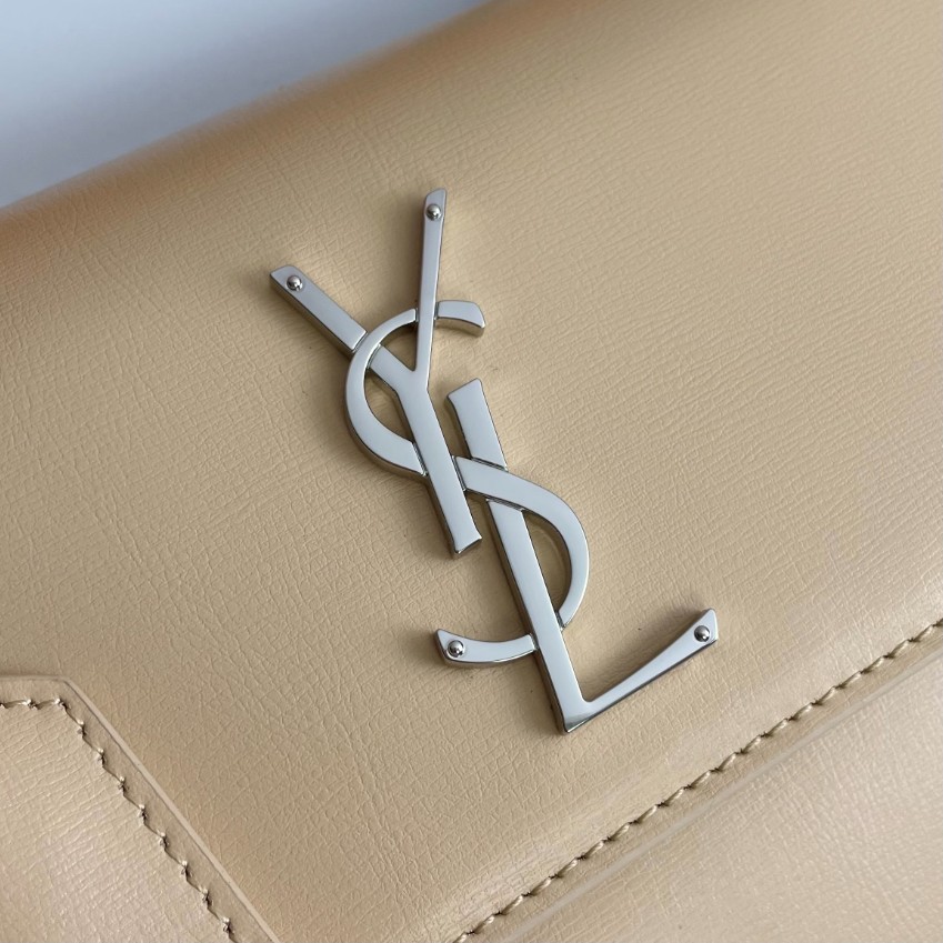 サンローラン スーパーコピー 2025新作 ベージュチェーンバッグ 高再現度で選ばれる理由あり 丁寧な縫製と高級感仕上げ 安心サイト 追跡可能 専用ケース付属_7