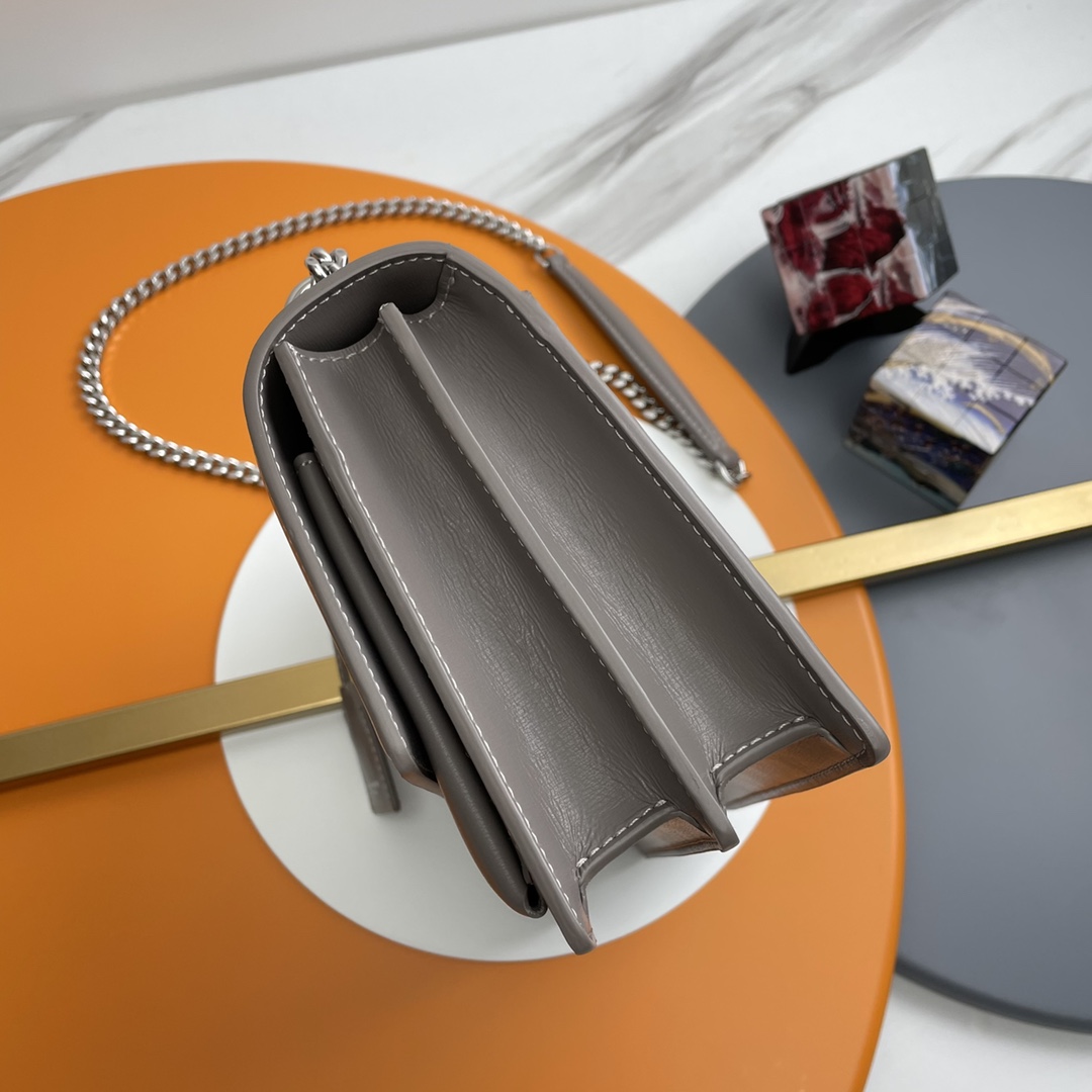 サンローラン ブランド コピー 2025新作 グレーチェーンバッグ 精密ディテールと高級感仕上げ 選ばれる理由あり 発送保証 追跡可能 安心サイト_3