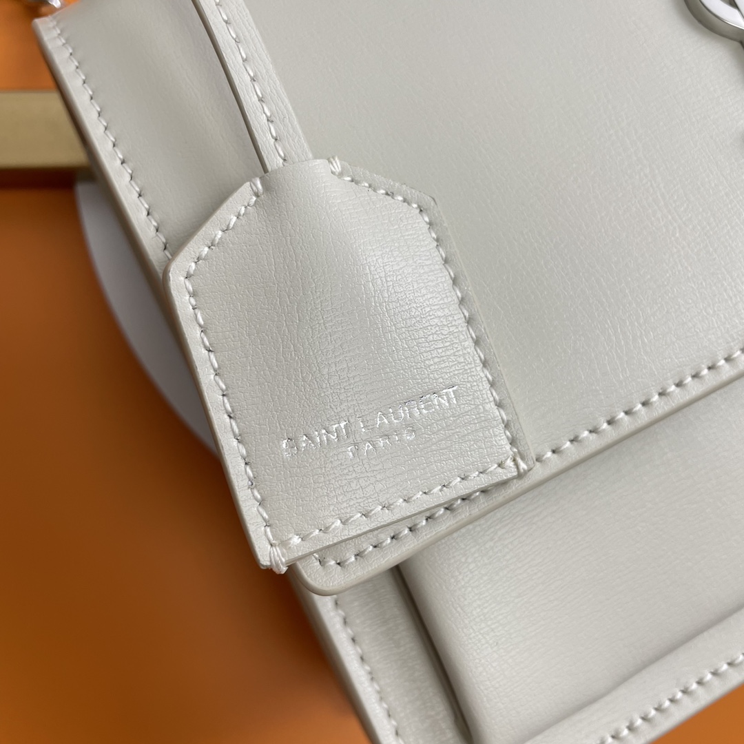 サンローラン n級 2025新作 ホワイトチェーンバッグ 高再現度と精密ディテール 上質感ある高級レベル仕様 発送保証 追跡可能 安心サイト_9
