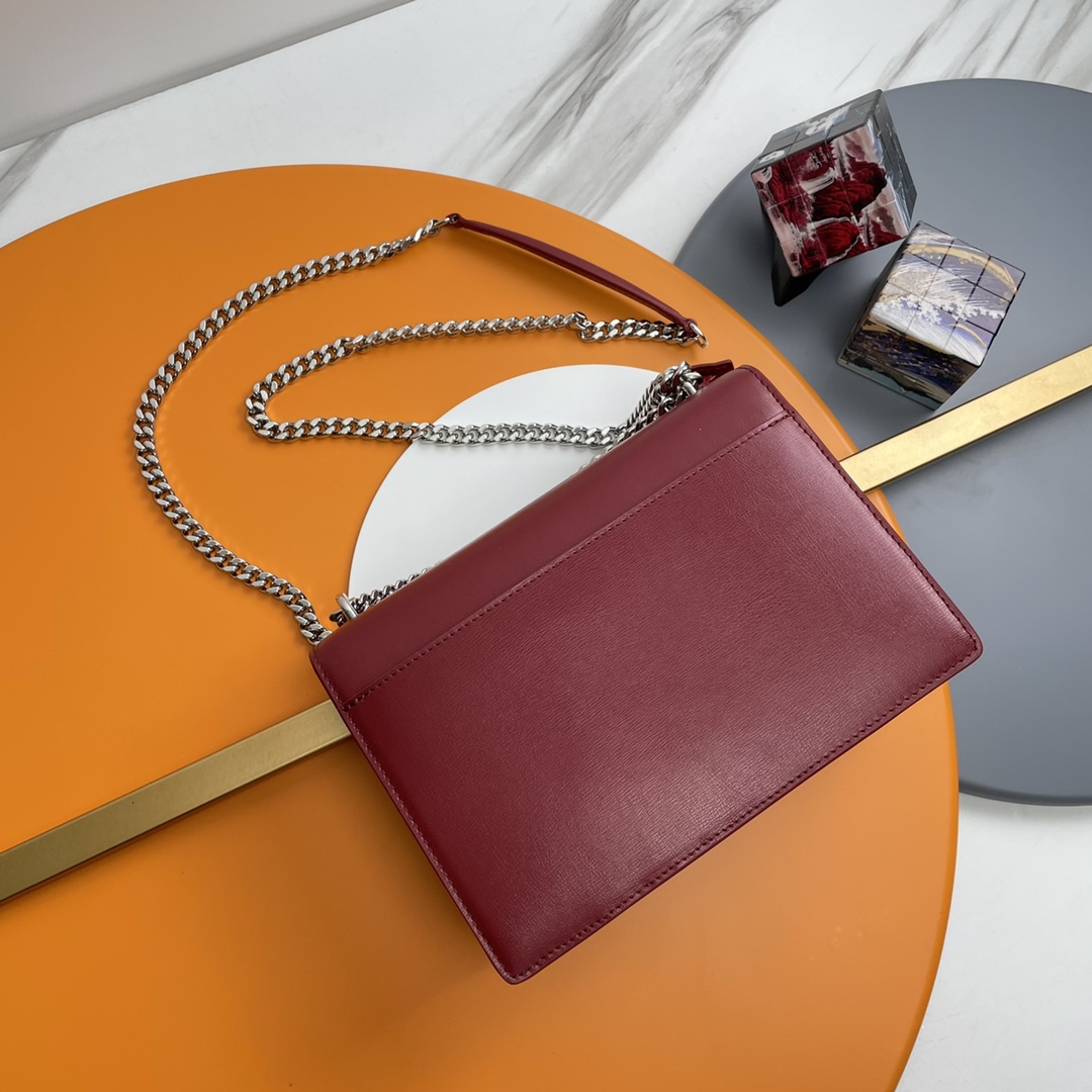 サンローラン 偽物 2025新作 ボルドーチェーンバッグ 圧倒的な再現度と精密ディテール 丁寧な縫製の高級感仕上げ 発送保証 追跡可能 選ばれる理由あり_4