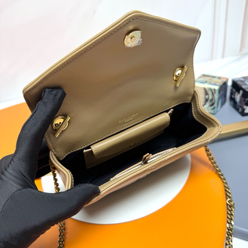 サンローラン 偽物 バレない再現度 2025新作 ライトベージュキルトバッグ 高級レベル仕様と精密ディテール 細部まで忠実な仕上げ 発送保証 追跡可能_4