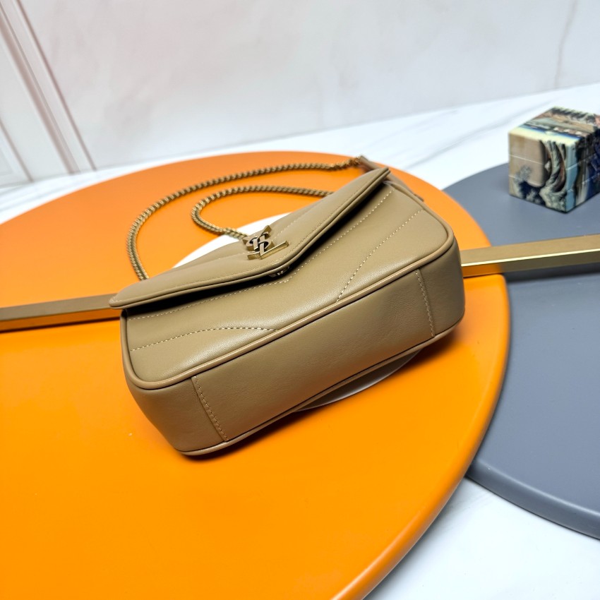 サンローラン 偽物 バレない再現度 2025新作 ライトベージュキルトバッグ 高級レベル仕様と精密ディテール 細部まで忠実な仕上げ 発送保証 追跡可能_1