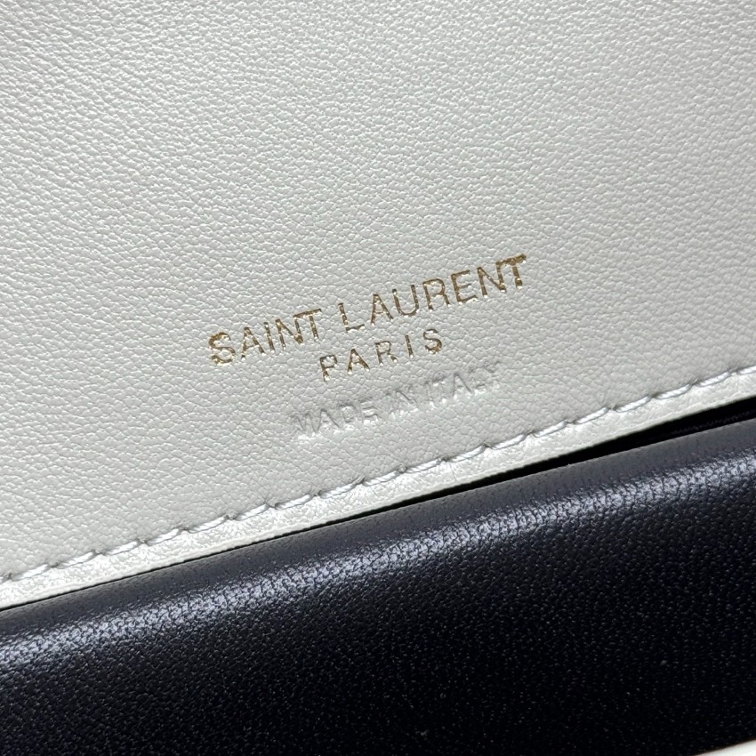 サンローラン ブランド コピー 2025新作 アイボリーキルトレザーバッグ 高再現度の精密ディテール 高級レベル仕様 発送保証 追跡可能 上質感ある仕上げ_10