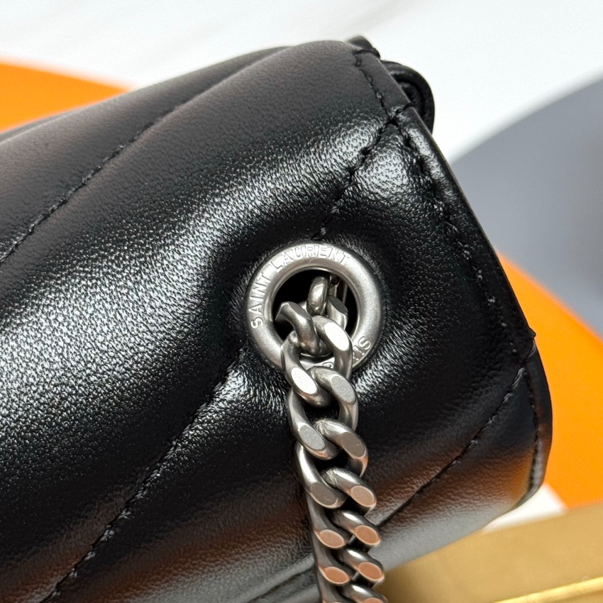 サンローラン n級 2025新作 ブラックキルトレザーバッグ 高再現度の精密ディテール 高級レベル仕様 圧倒的な再現度 発送保証 追跡可能 安心サイト_7
