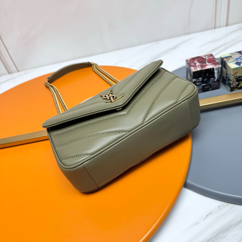 サンローラン 激安 2025新作 オリーブグリーンキルトレザーバッグ 高再現度の精密ディテール 高級レベル仕様 圧倒的な再現度 発送保証 追跡可能_1