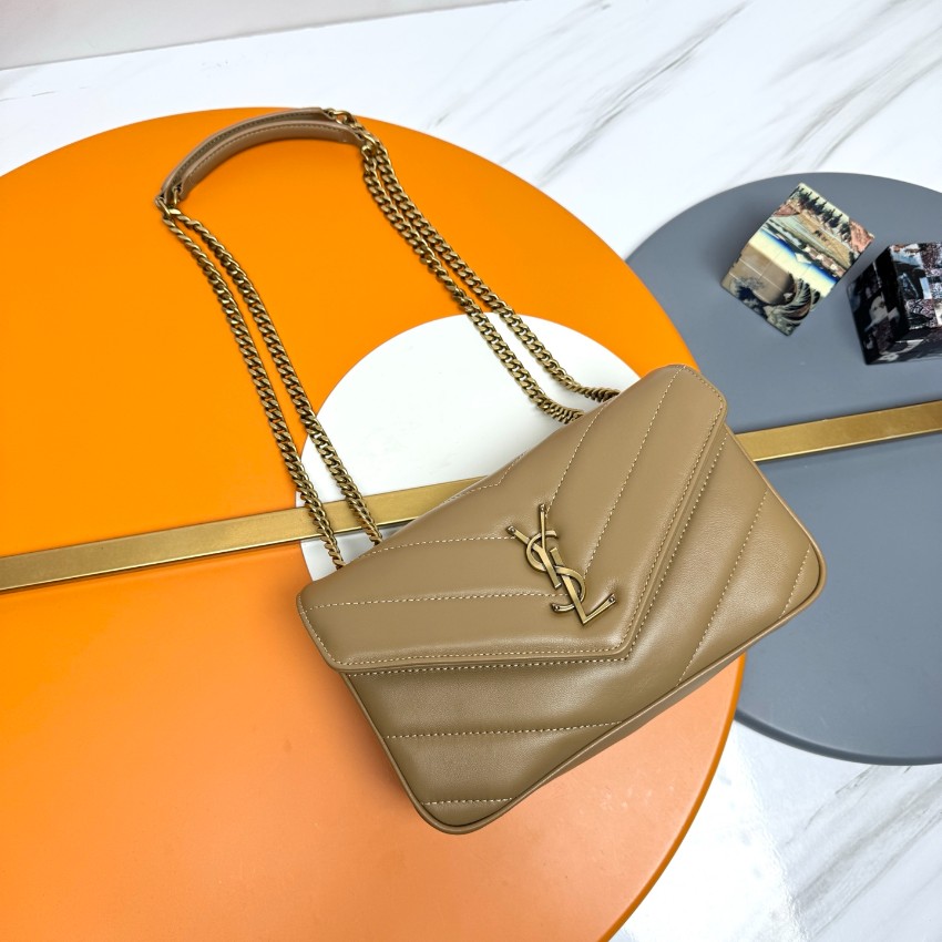 サンローラン コピー 2025新作 キャメルベージュキルトレザーバッグ 高再現度の精密ディテール 高級レベル仕様 圧倒的な再現度 発送保証 追跡可能 安心サイト_1