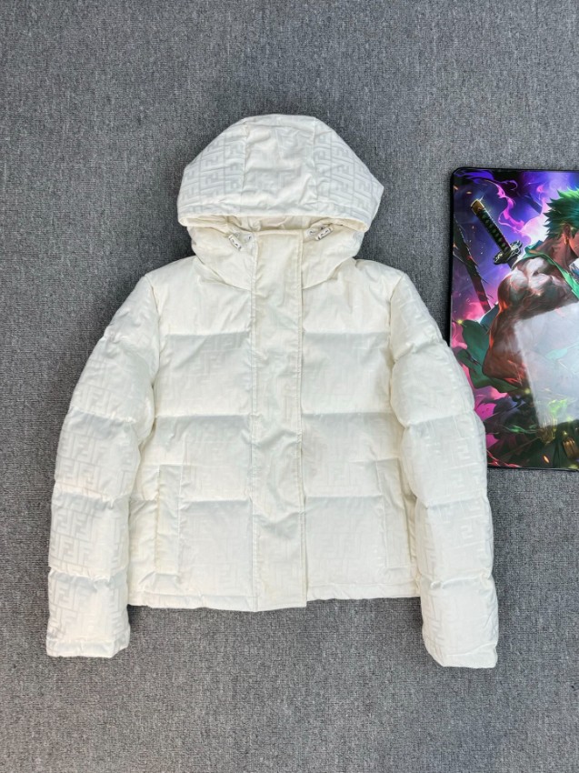 フェンディ 2026新作 高品質 フーデッドダウン n級 高再現度 FFエンボス 職人技術再現 快適な着心地 安心サイト_1