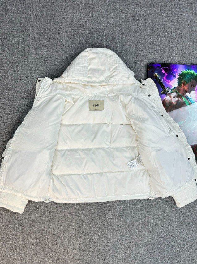 フェンディ 2026新作 高品質 フーデッドダウン n級 高再現度 FFエンボス 職人技術再現 快適な着心地 安心サイト_3
