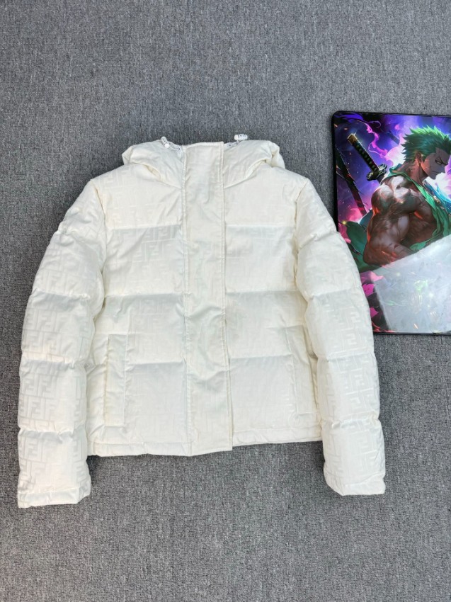 フェンディ 2026新作 高品質 フーデッドダウン n級 高再現度 FFエンボス 職人技術再現 快適な着心地 安心サイト_5