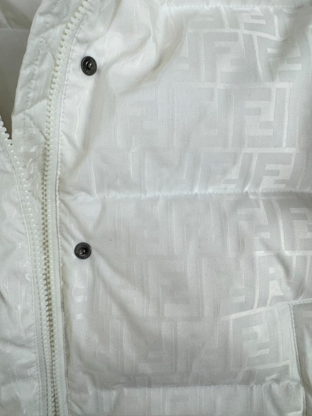 フェンディ 2026新作 高品質 フーデッドダウン n級 高再現度 FFエンボス 職人技術再現 快適な着心地 安心サイト_7