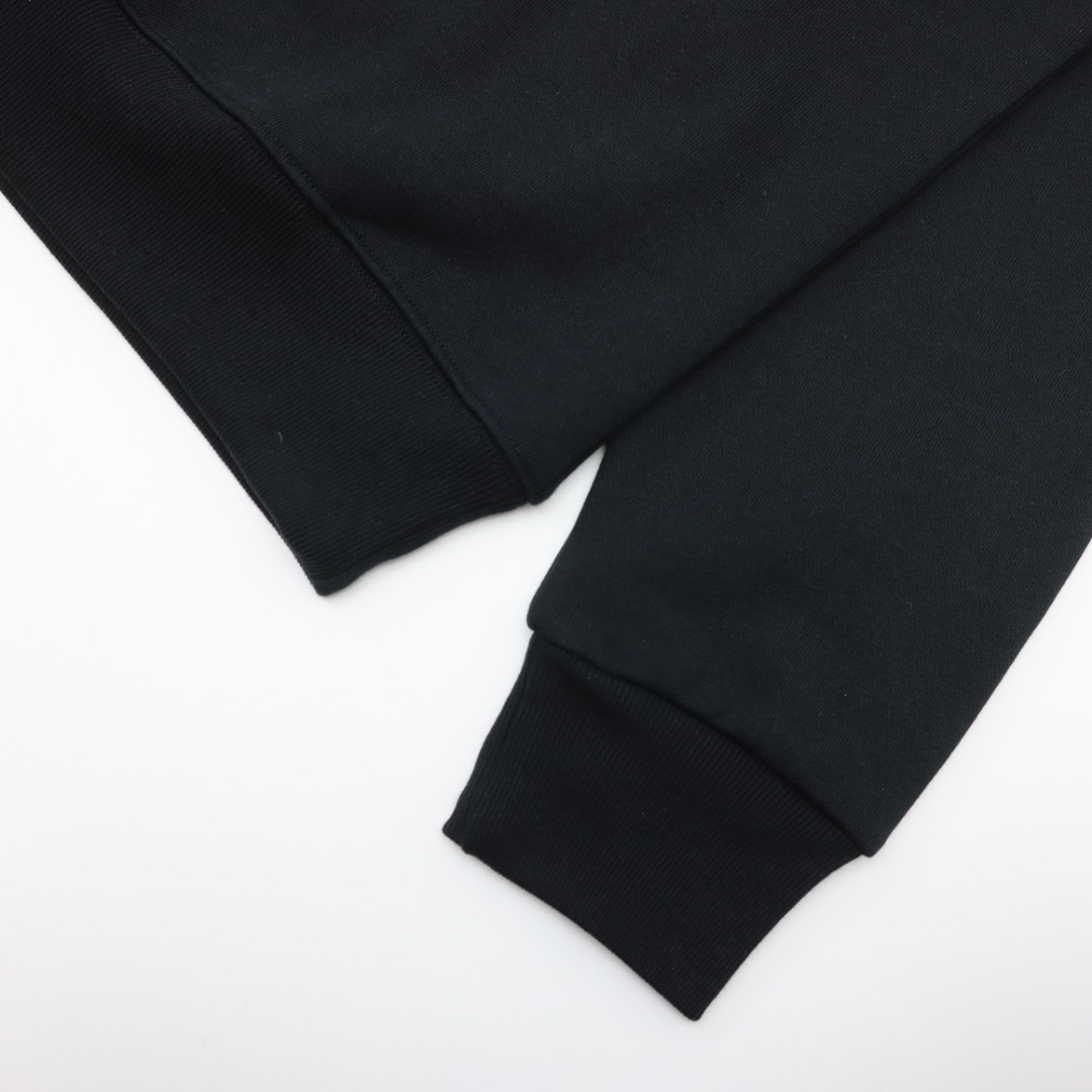 フェンディ 2026新作 スウェット 偽物 高再現度 高品質仕上げ 男女兼用 快適な着心地 肌触り良好 高評価口コミ多数 安心サイト_8