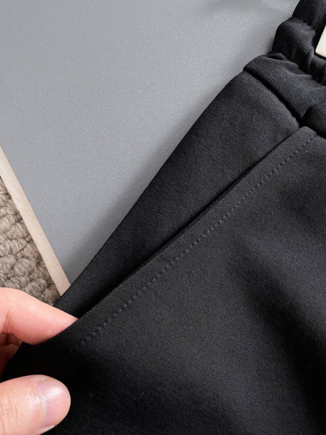 フェンディ 2026新作 ジョガーパンツ 激安屋口コミ 高再現度 高品質仕上げ 男女兼用 快適な着心地 肌触り良好 安心サイト_10