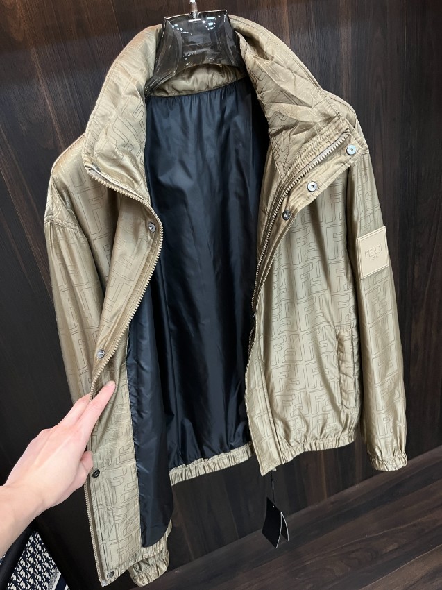 フェンディ 2026新作 ナイロンジャケット 偽物 バレない再現度 高再現度 高品質仕上げ 男女兼用 快適な着心地 高評価口コミ多数 安心サイト_3