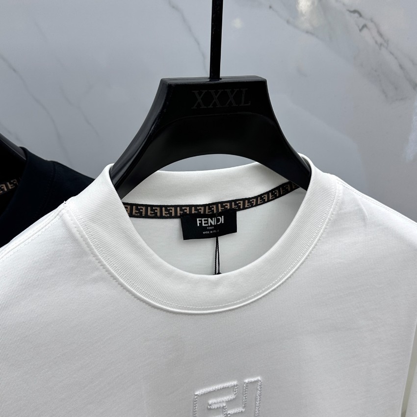 フェンディ 2026新作 ロングスリーブTシャツ ブランド コピー 高再現度 高品質仕上げ 男女兼用 快適な着心地 高評価口コミ多数 安心サイト_3