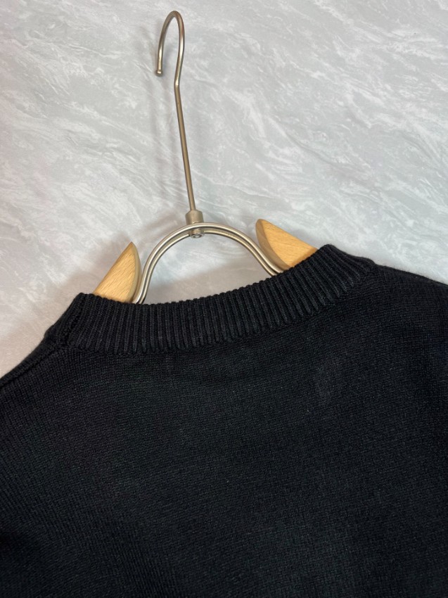 フェンディ 2026新作 ニットセーター 激安屋口コミ 高再現度 高品質仕上げ 上質感 丁寧な縫製 高評価 安心サイト_8