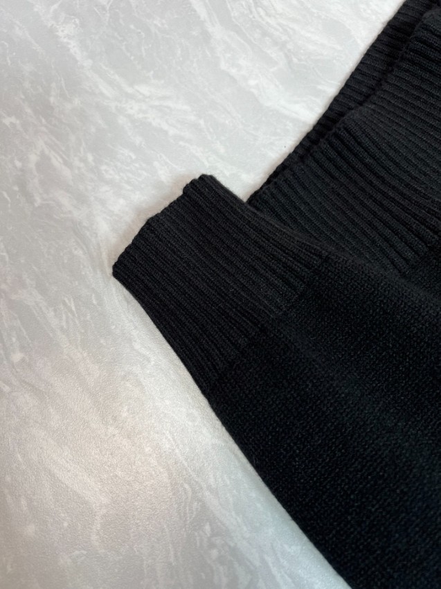 フェンディ 2026新作 ニットセーター 激安屋口コミ 高再現度 高品質仕上げ 上質感 丁寧な縫製 高評価 安心サイト_7