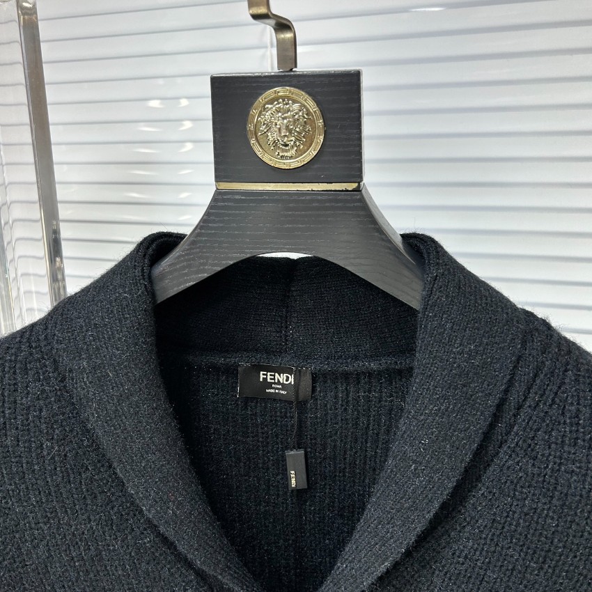 フェンディ スーパーコピー 2026新作 定番ニットカーディガン 高品質 本革使用 高再現度 丁寧な縫製 安心サイト 実店舗運営 レビュー高リピ率_4