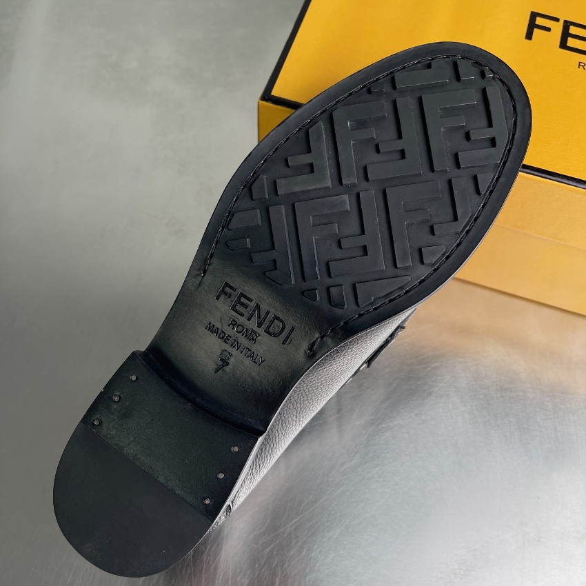 フェンディ 偽物 2026新作 定番レザーローファー 本革使用 高再現度 精密ディテール 高級感仕上げ 安心サイト 実店舗運営 選ばれる理由あり_4
