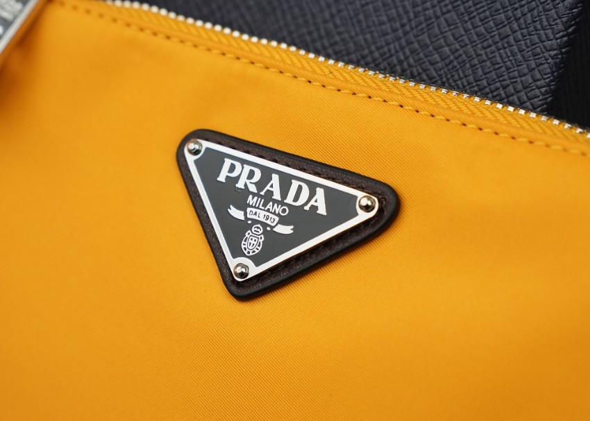 プラダ 高再現度 ブランド コピー 2026新作 定番ナイロンショルダーバッグ 高評価 精密ディテール 安心サイト_5