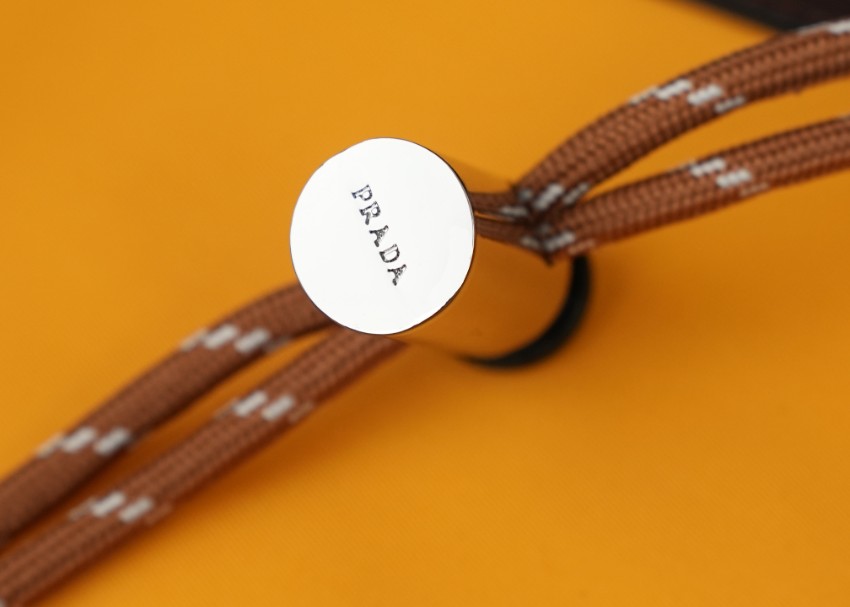 プラダ 高再現度 ブランド コピー 2026新作 定番ナイロンショルダーバッグ 高評価 精密ディテール 安心サイト_6