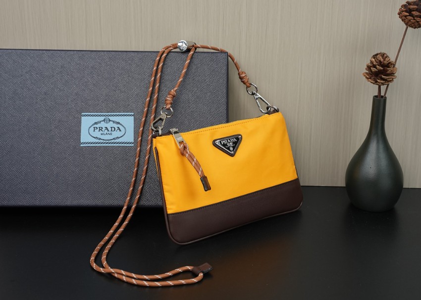 プラダ 高再現度 ブランド コピー 2026新作 定番ナイロンショルダーバッグ 高評価 精密ディテール 安心サイト_3