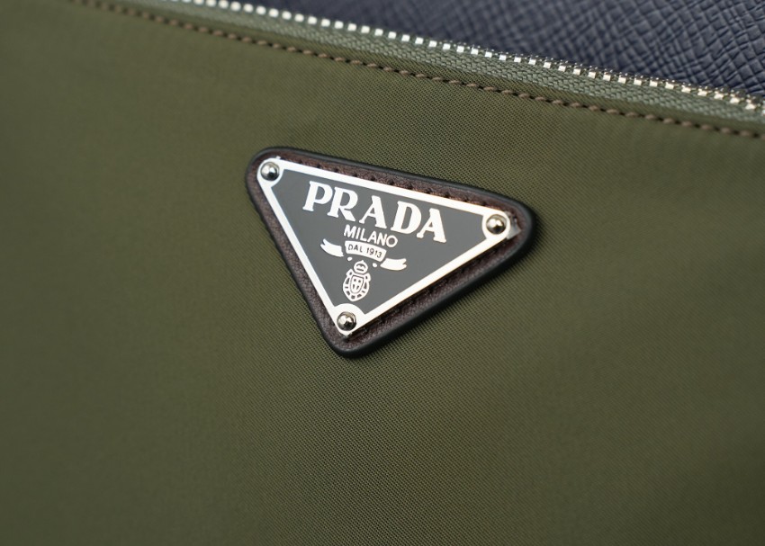 プラダ ナイロン ショルダーバッグ ブランド コピー 2026新作 高再現度 精密ディテール 本革使用 安心サイト 追跡可能_5