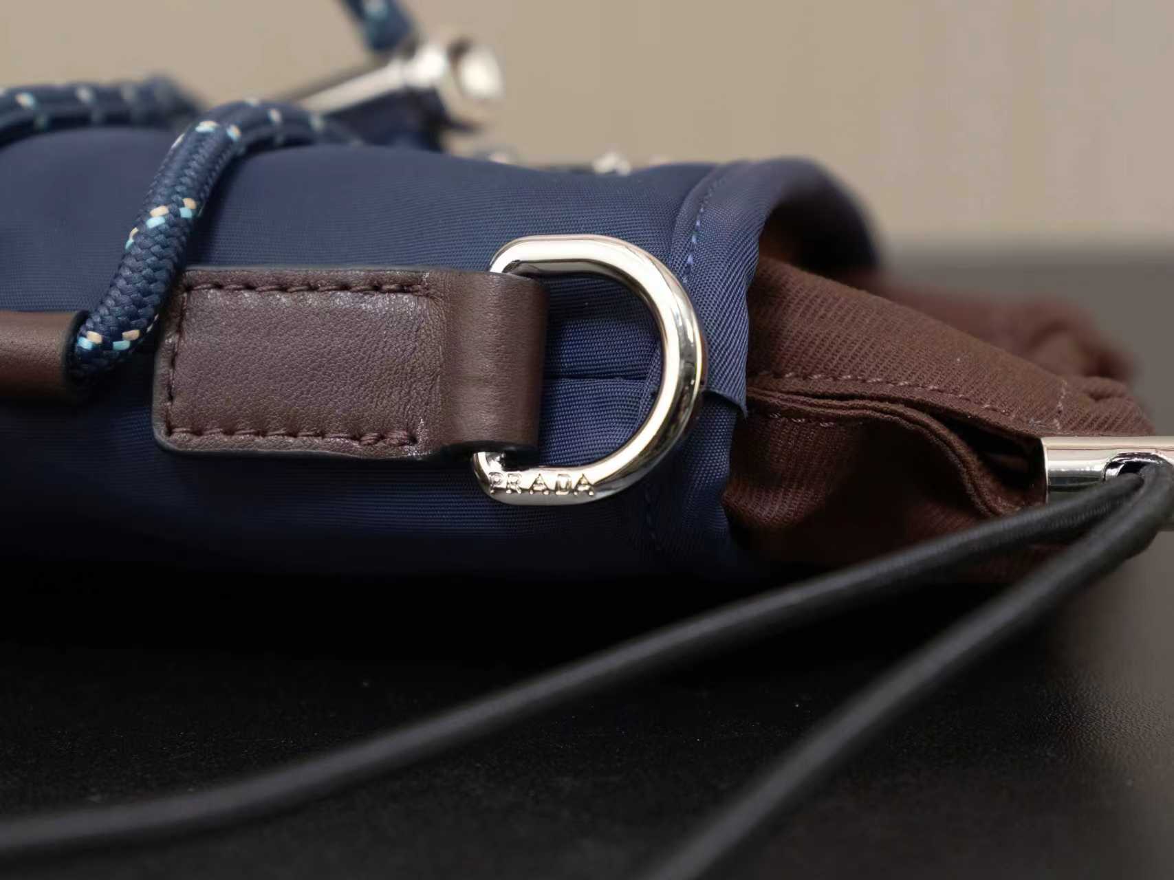 プラダ ナイロン ミニ ショルダーバッグ コピー 2026新作 高再現度 精密ディテール 本革使用 安心サイト 発送保証_8