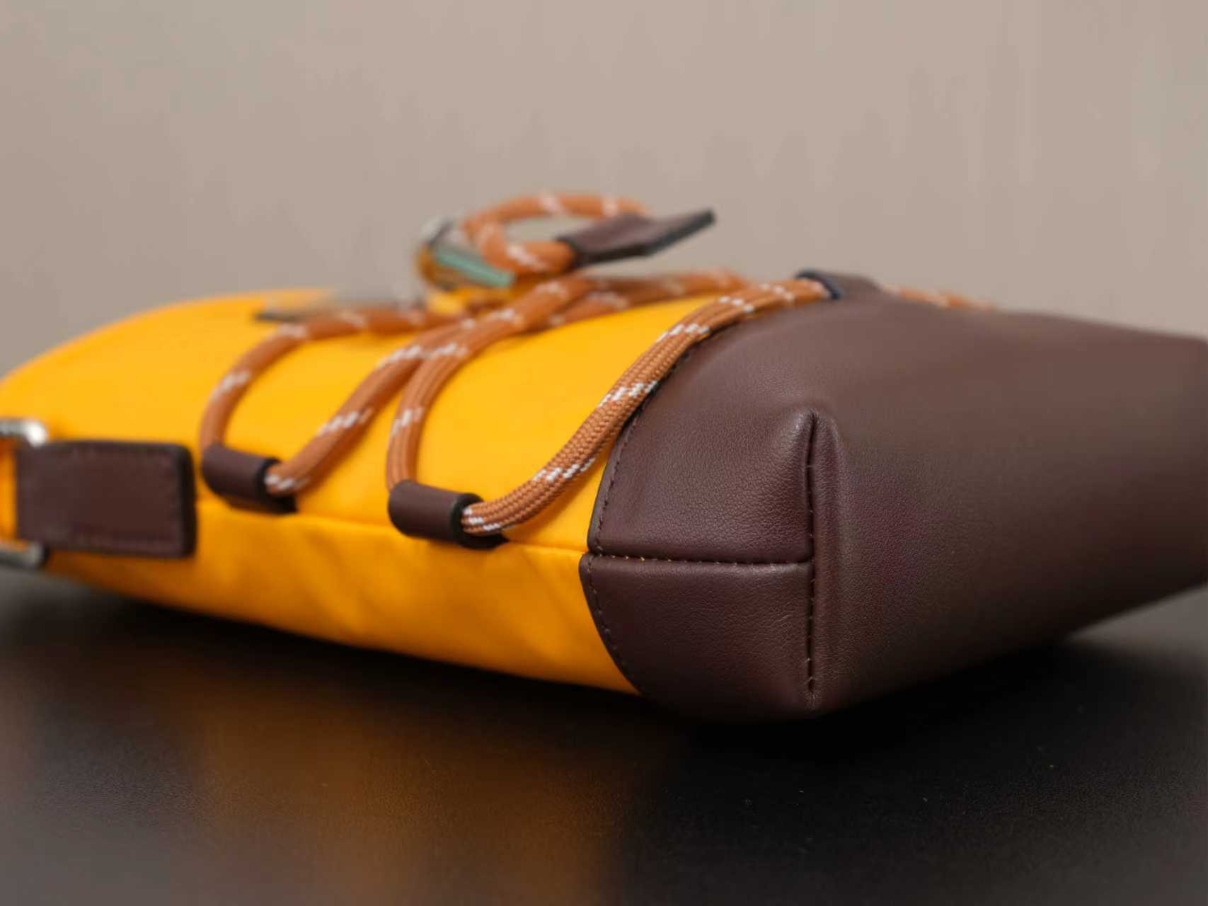 プラダ ナイロン ミニ バケットバッグ 激安屋口コミ 2026新作 高再現度 精密ディテール 本革使用 安心サイト 発送保証_8