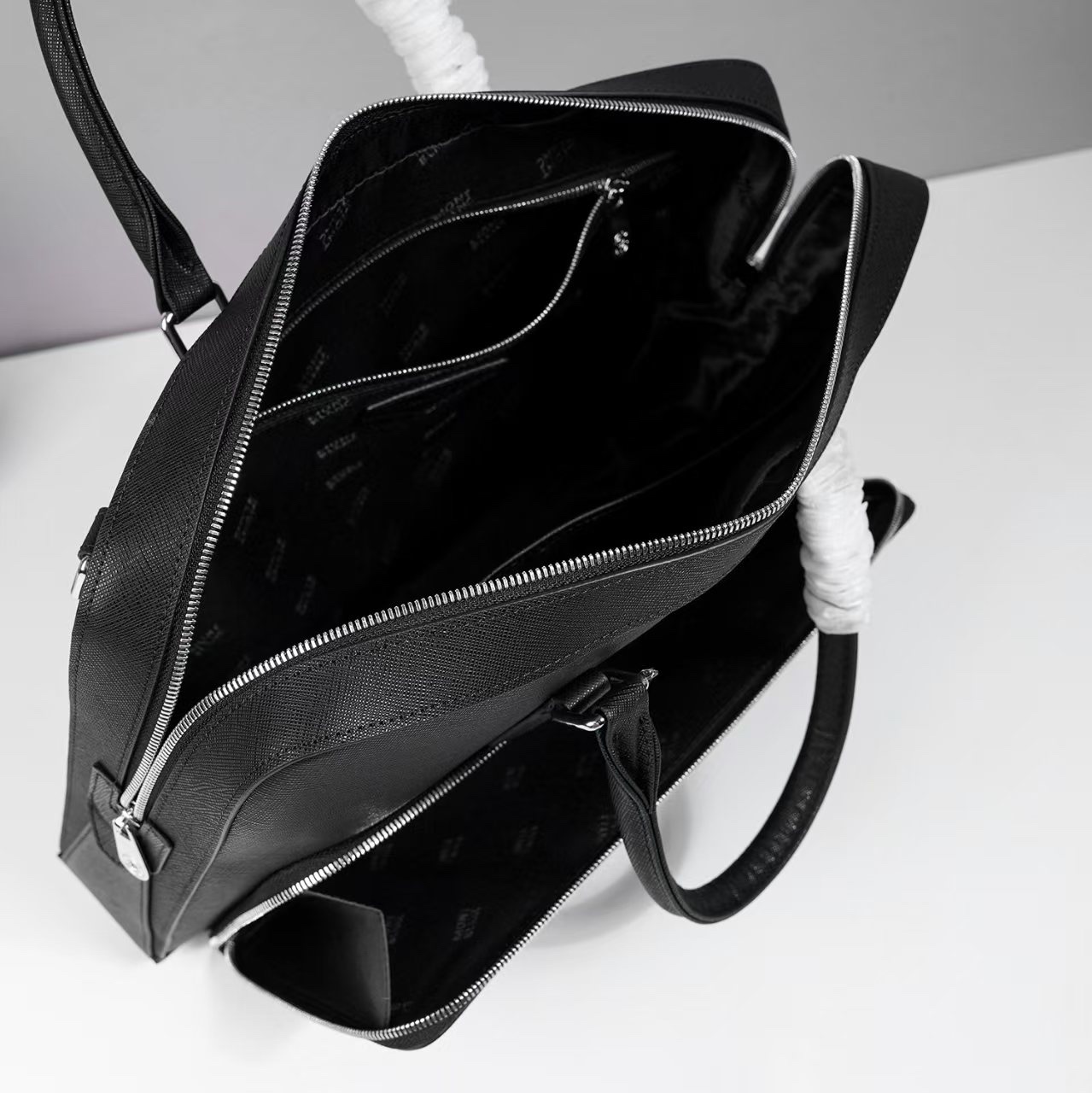 モンブラン ブリーフケース 激安屋口コミ 2026新作 定番モデル 高再現度 正確な刻印 精密ディテール 上質感仕上げ 安心サイト 追跡可能_5