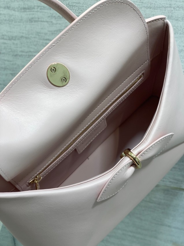 ディオール リボンモチーフ2WAYトートバッグ 2026新作 ペールピンク 定番モデル 偽物 バレない再現度 高品質本革使用 精密ディテール 安心サイト_6