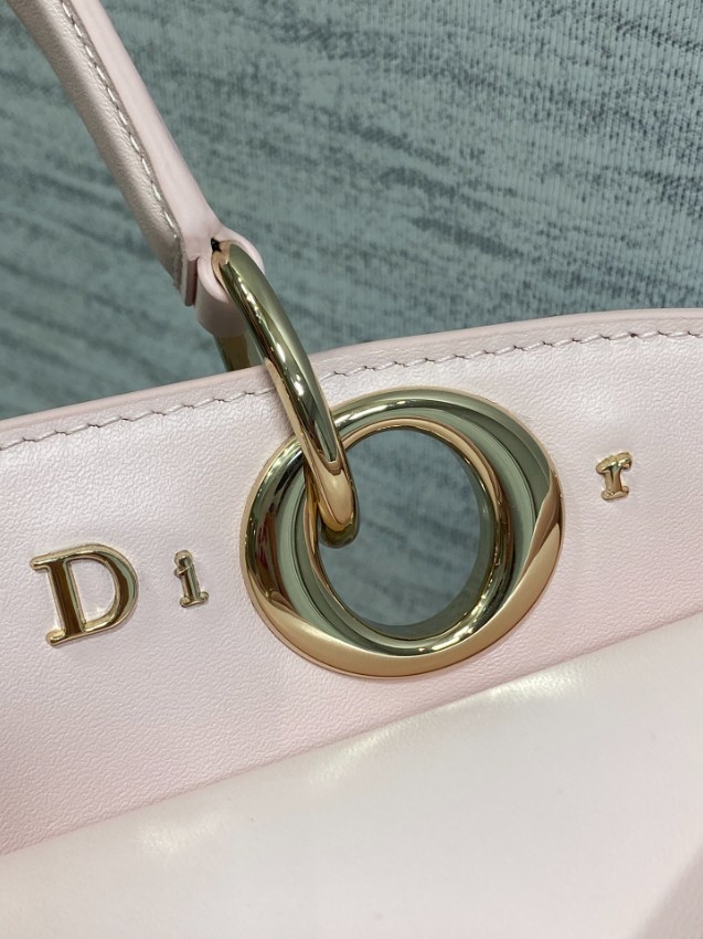 ディオール リボンモチーフ2WAYトートバッグ 2026新作 ペールピンク 定番モデル 偽物 バレない再現度 高品質本革使用 精密ディテール 安心サイト_7