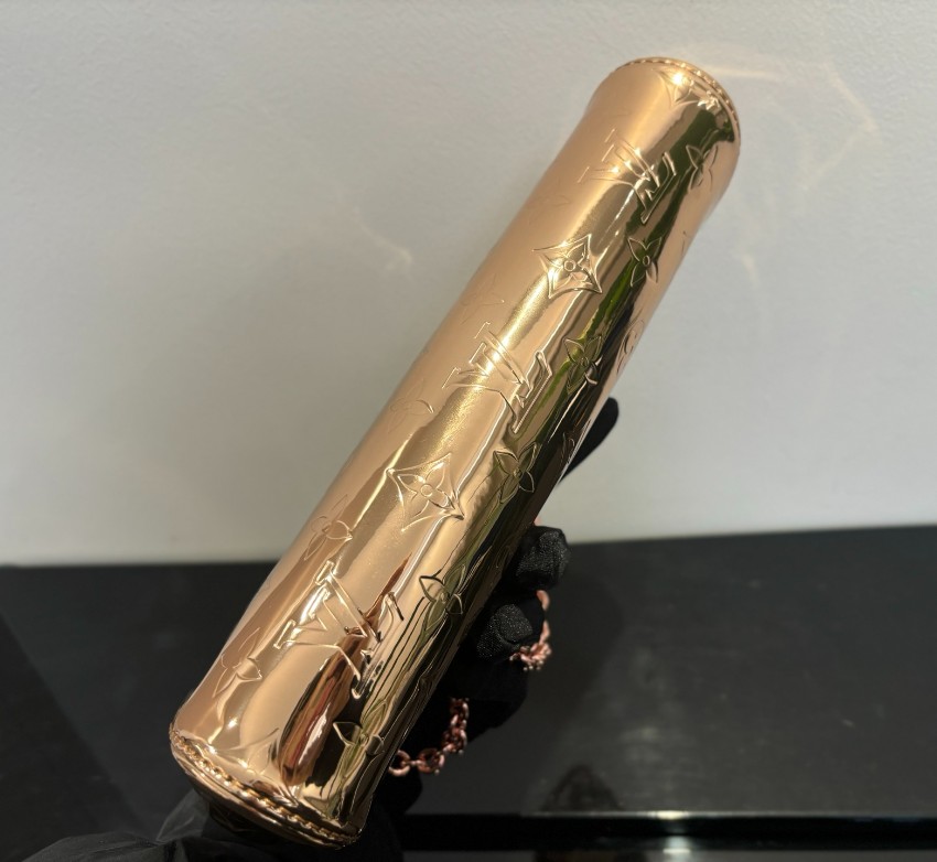 ルイ・ヴィトン 激安 ゴールドミラーモノグラム チェーンポーチ 2026新作 高再現度 高級感仕上げ 精密ディテール 安心サイト_4