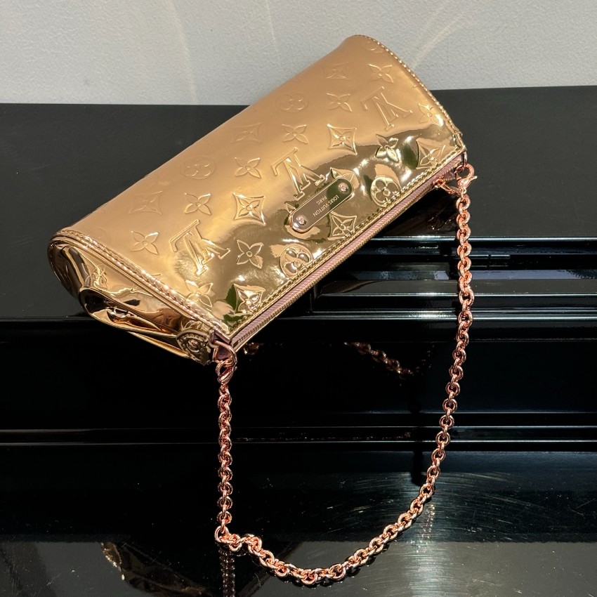 ルイ・ヴィトン 激安 ゴールドミラーモノグラム チェーンポーチ 2026新作 高再現度 高級感仕上げ 精密ディテール 安心サイト_3