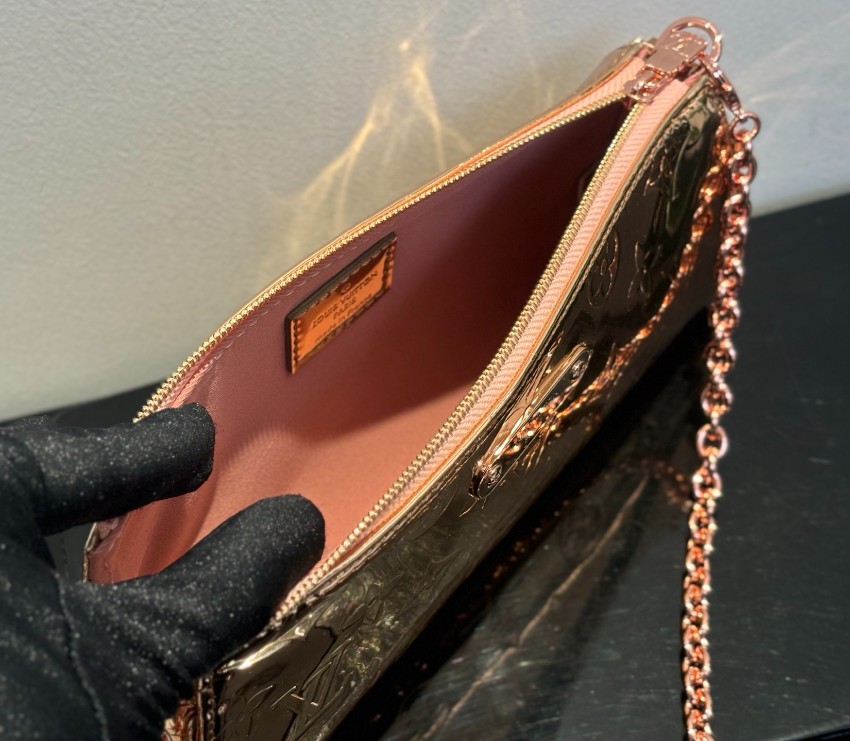 ルイ・ヴィトン 激安 ゴールドミラーモノグラム チェーンポーチ 2026新作 高再現度 高級感仕上げ 精密ディテール 安心サイト_7