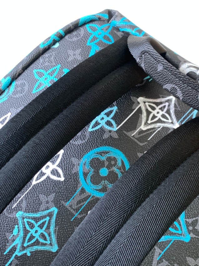 ルイ・ヴィトン 2026新作 定番モデル 高再現度 優良サイト ディスカバリー バックパック グラフィティ 高品質素材使用 精密ディテール 安心サイト 追跡可能_7