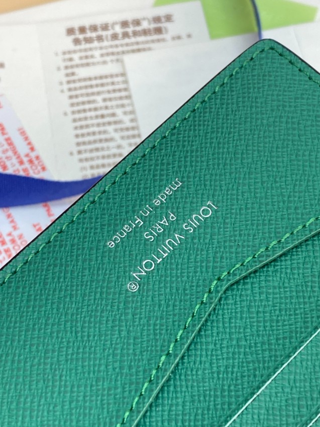 ルイ・ヴィトン 2026新作 定番モデル 高再現度 激安屋口コミ ダミエ グラフィット 二つ折り財布 正確な刻印 精密ディテール 高品質本革使用 安心サイト_8