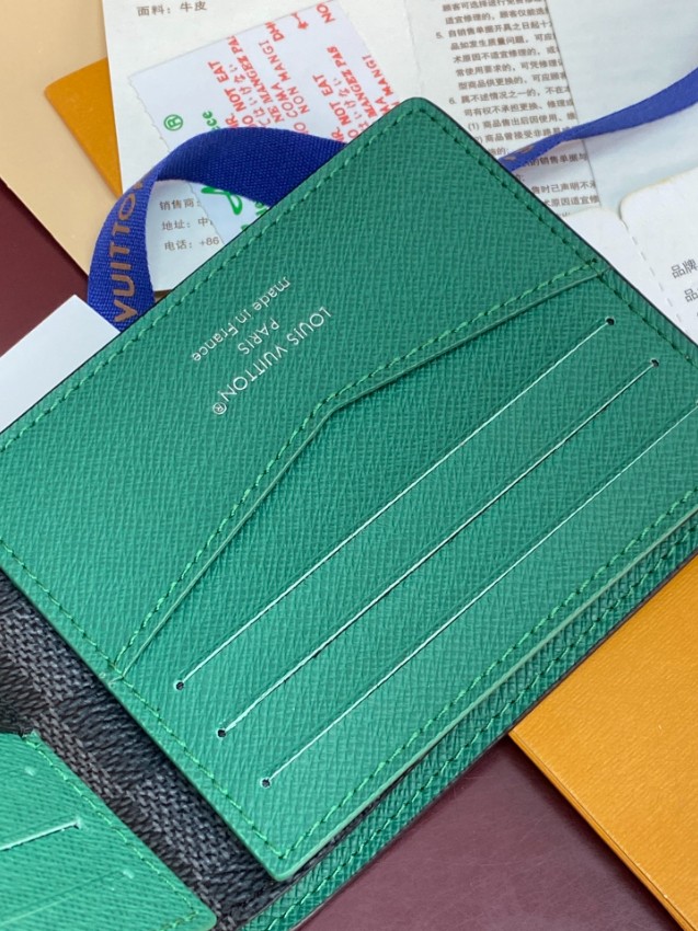 ルイ・ヴィトン 2026新作 定番モデル 高再現度 激安屋口コミ ダミエ グラフィット 二つ折り財布 正確な刻印 精密ディテール 高品質本革使用 安心サイト_9