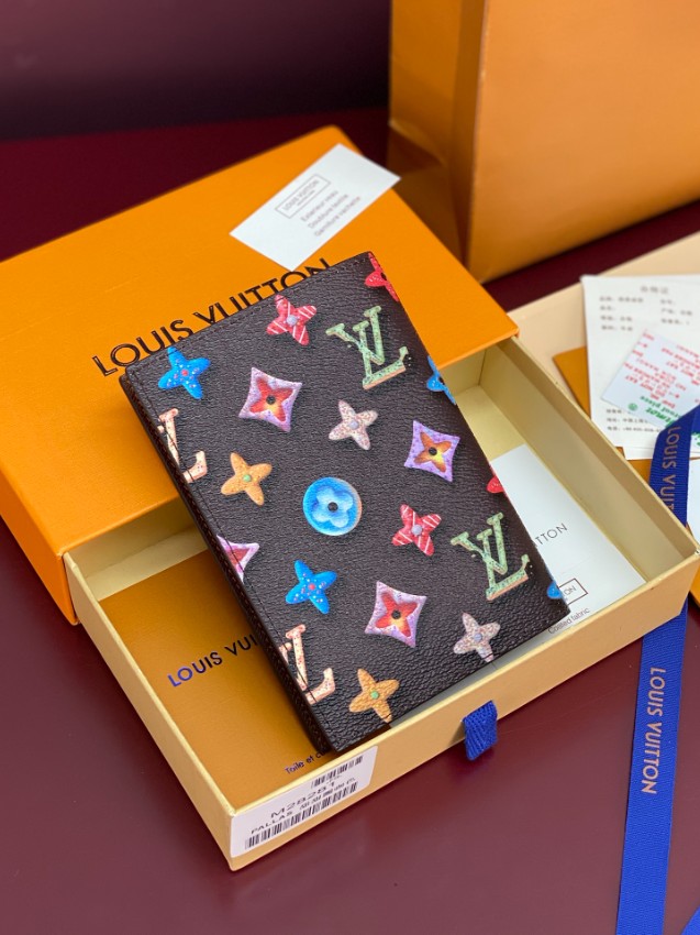 ルイ・ヴィトン 2026新作 定番配色 高再現度 ブランド コピー 安全通販 マルチカラー パスポートケース 正確な刻印 精密ディテール 高品質本革仕様_2