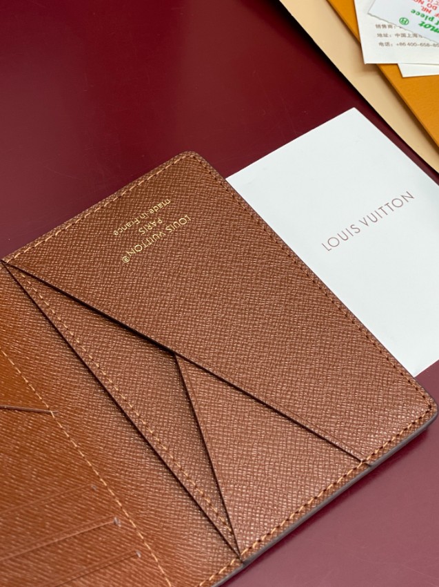 ルイ・ヴィトン 2026新作 定番配色 高再現度 スーパーコピー 優良サイト マルチカラー パスポートケース 正確な刻印 精密ディテール 高品質本革使用_5