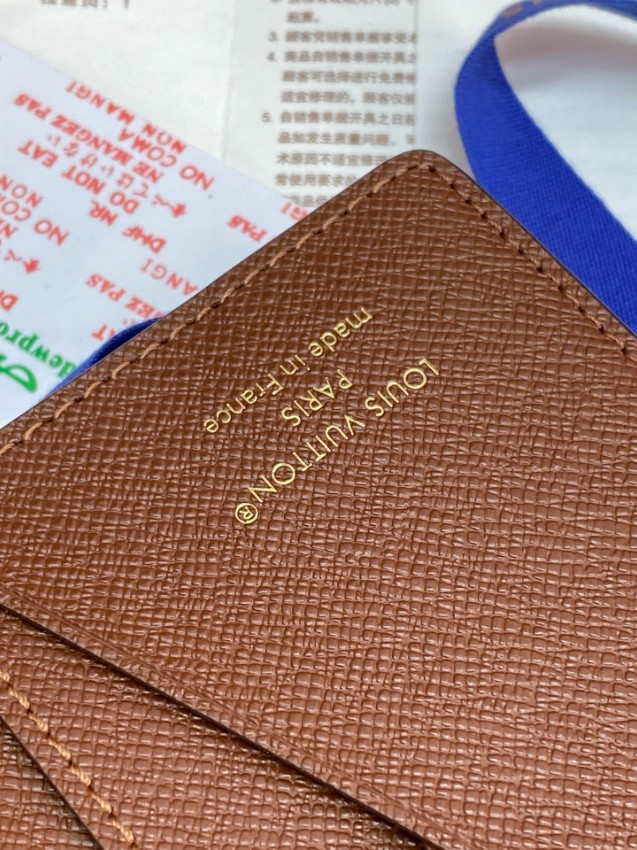 ルイ・ヴィトン 2026新作 定番配色 高再現度 スーパーコピー 優良サイト マルチカラー パスポートケース 正確な刻印 精密ディテール 高品質本革使用_7