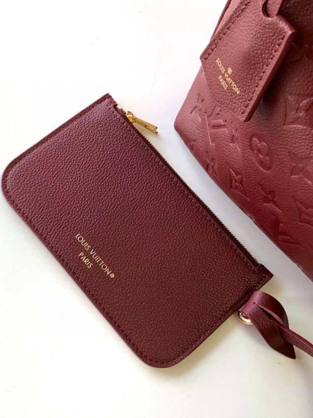 ルイ・ヴィトン 2026新作 定番 ボルドーエンボスショルダーバッグ 優良サイト 高再現度 本革使用 正確な刻印 精密ディテール 高級感仕上げ 安心サイト_6