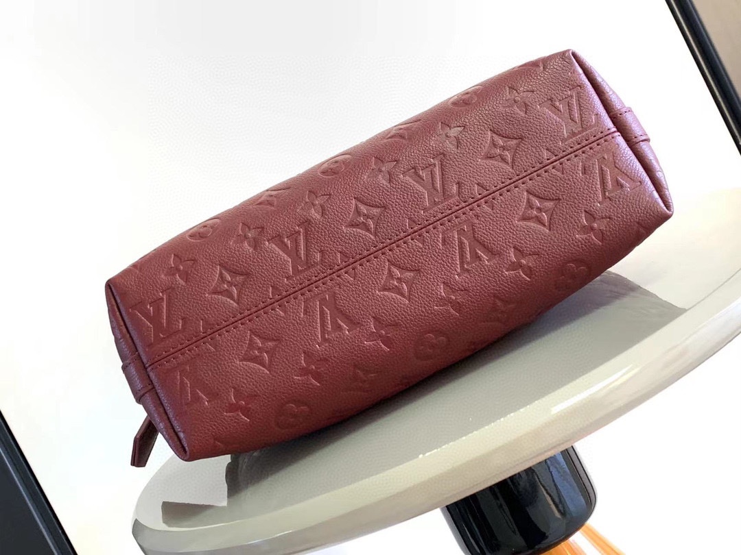 ルイ・ヴィトン 2026新作 定番 ボルドーエンボスショルダーバッグ 優良サイト 高再現度 本革使用 正確な刻印 精密ディテール 高級感仕上げ 安心サイト_5